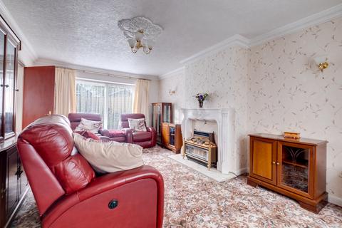 3 bedroom flat for sale - Repington Way, Sutton Coldfield, B75